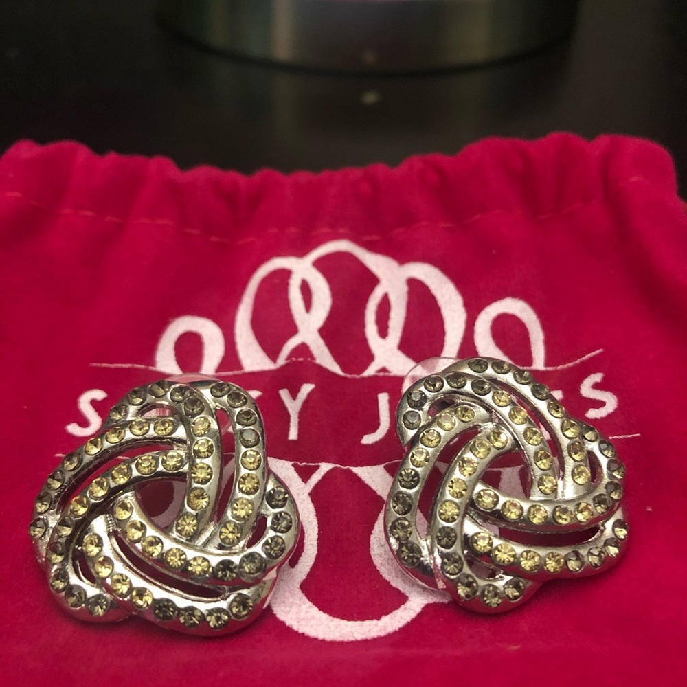 Sassy Jones Earrings